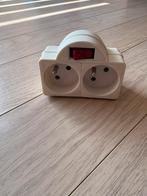 Adapter met schakelaar, Ophalen of Verzenden, Zo goed als nieuw