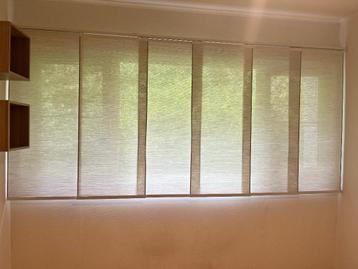 6 panneaux coulissants beiges sur triple rail, parfait état beschikbaar voor biedingen