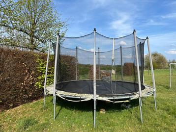 Trampoline (gratis) beschikbaar voor biedingen