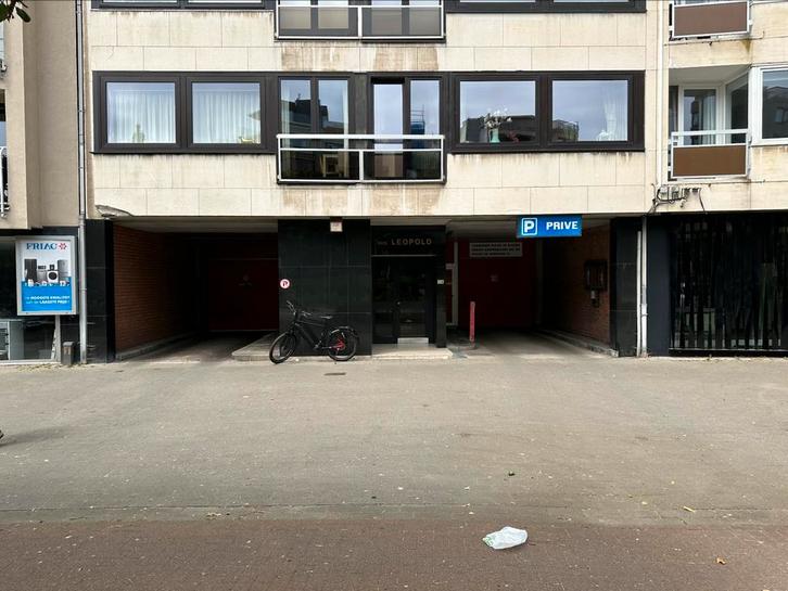 Afgesloten autostaanplaats in centrum Oostende, Immo, Garages en Parkeerplaatsen, Oostende