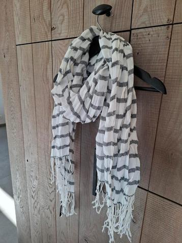 NIEUW!!! Twisted Scarf River Woods (nwpr 75eur) beschikbaar voor biedingen