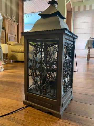 Lamp beschikbaar voor biedingen