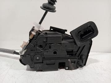 PORTIERVANGER CV ELEKTR. RECHTS ACHTER Jetta IV (162 / 16A) beschikbaar voor biedingen