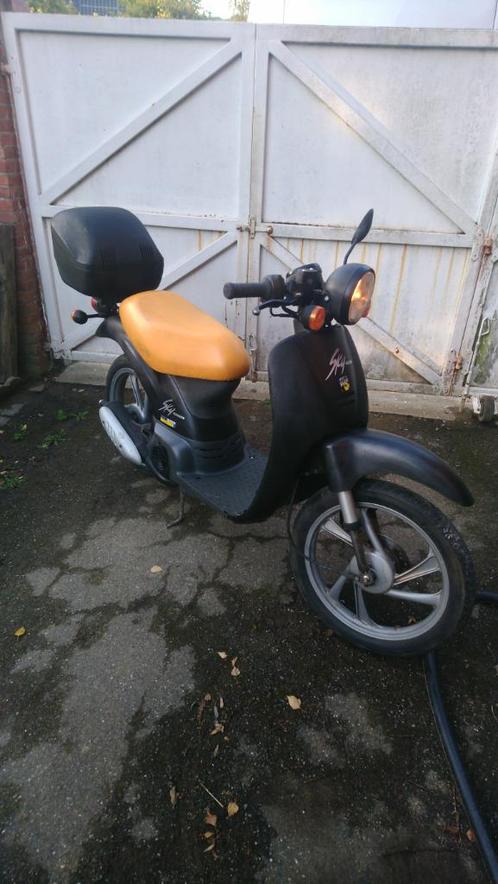 A klasse Honda Sky, Fietsen en Brommers, Scooters | Overige merken, Gebruikt, Klasse A (25 km/u), Benzine, Ophalen
