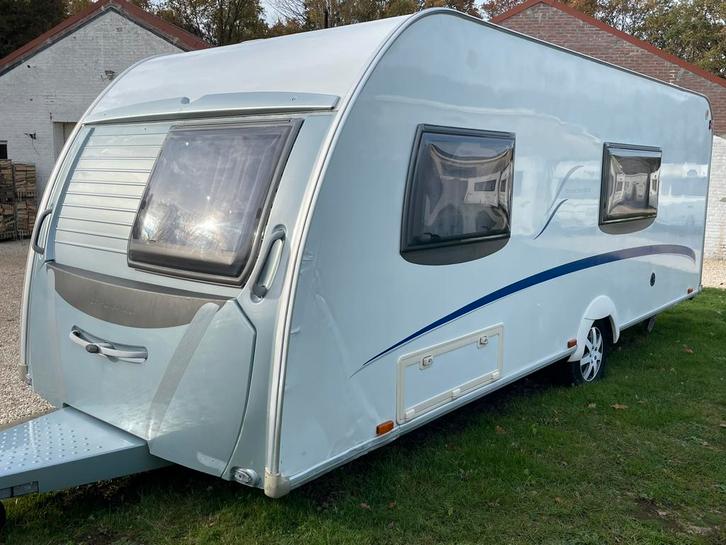 Propere grote caravan Burstner 530 5 persoons met voortent, Caravans en Kamperen, Caravans, Bedrijf, tot en met 5, Treinzit, Bürstner