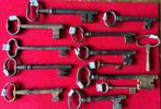 Set antieke smeedijzeren sleutels uit de 18e en 19e eeuw, Ophalen of Verzenden