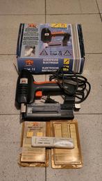 Elektrische nietmachine met bijhorende nieten en nagels, Doe-het-zelf en Bouw, Ophalen