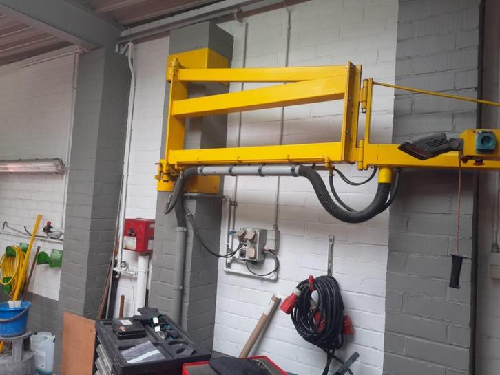 schuurarm + afzuiging, Diensten en Vakmensen, Carrossiers, Overige schade