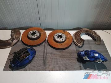 voorste set brembo remtangen van bmw g20 330e beschikbaar voor biedingen