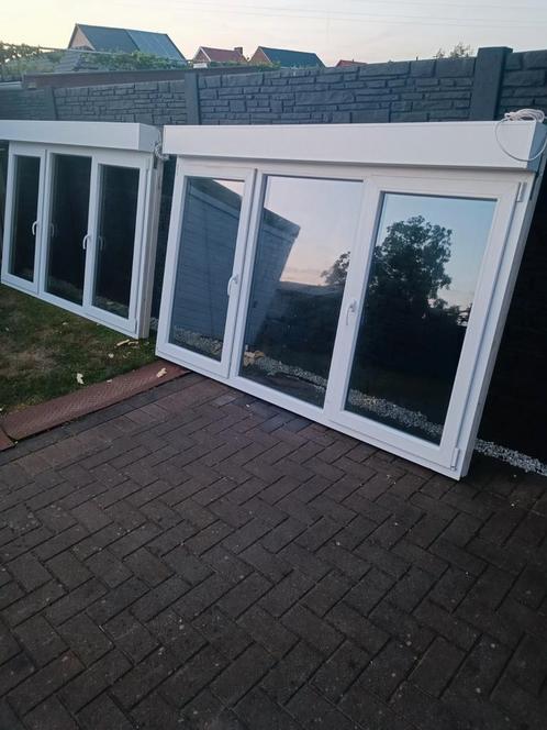 6 PVC Ramen, merk Veka Met elektrische rolluik, Doe-het-zelf en Bouw, Raamkozijnen en Schuifdeuren, Zo goed als nieuw, Ophalen