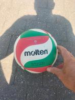 1 volleybal en 1 Beach Volleybal., Sport en Fitness, Volleybal, Ophalen of Verzenden, Zo goed als nieuw