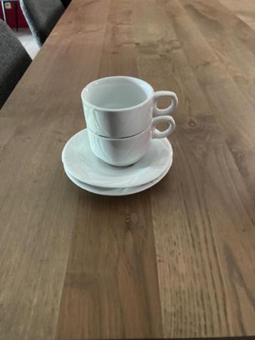 2 tassen met bordje van Maes koffie nieuw de 2 st voor 1 eur beschikbaar voor biedingen