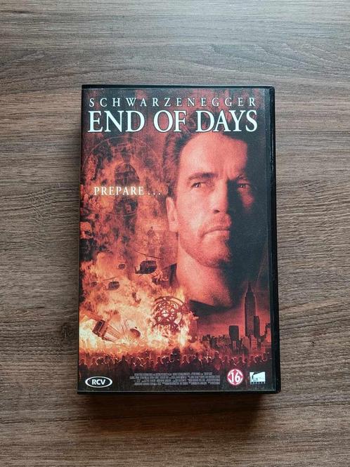 VHS - End Of Days - Schwarzenegger - Engels - Beacon - €2, CD & DVD, VHS | Film, Utilisé, Action et Aventure, À partir de 16 ans