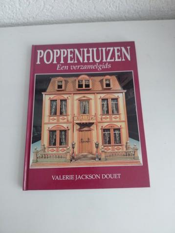 Boek poppenhuizen beschikbaar voor biedingen