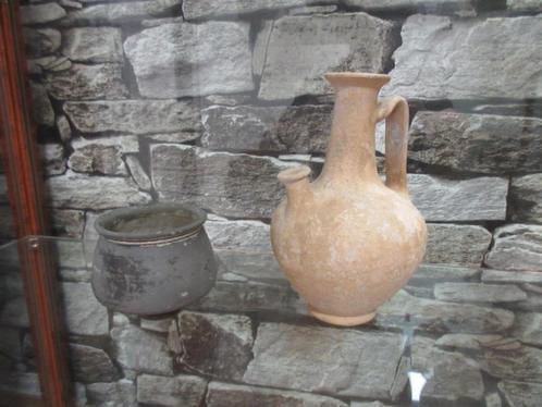 Romeinse kan met tuit en vernisbeker, Antiek en Kunst, Antiek | Keramiek en Aardewerk, Ophalen of Verzenden