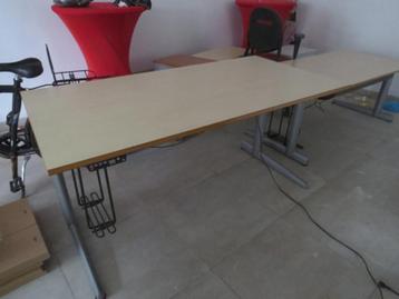 Elektrisch verstelbare bureeltafel 160 x 80 cm beschikbaar voor biedingen