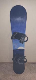 Snowboard Generics 155 cm + Fixations + Housse, Sports & Fitness, Enlèvement, Utilisé, Fixations