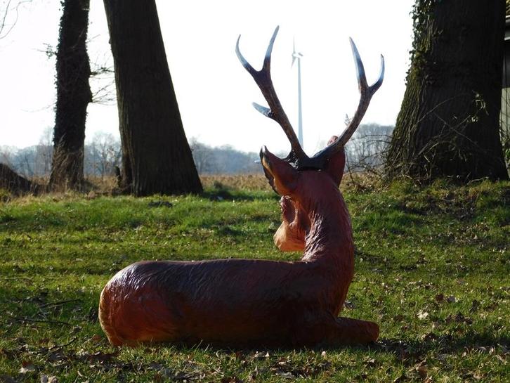 Beeld Liggend Hert XL - 80 cm - Polystone, Tuin en Terras, Tuinbeelden, Dierenbeeld, Kunststof, Ophalen of Verzenden
