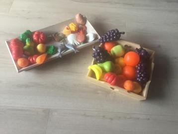 Speelgoed groenten, fruit,schaaldieren en weegschaal beschikbaar voor biedingen