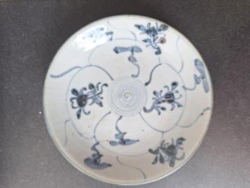 Chinees porseleinen underglaze blue kraak bordje 17e/18e eeu beschikbaar voor biedingen