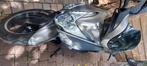 Scooter kymco 125cc goudkleur, Fietsen en Brommers, Ophalen, 125 cc, Zo goed als nieuw, Agility