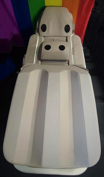 Professionele massagetafel van HHP in Andullations  beschikbaar voor biedingen