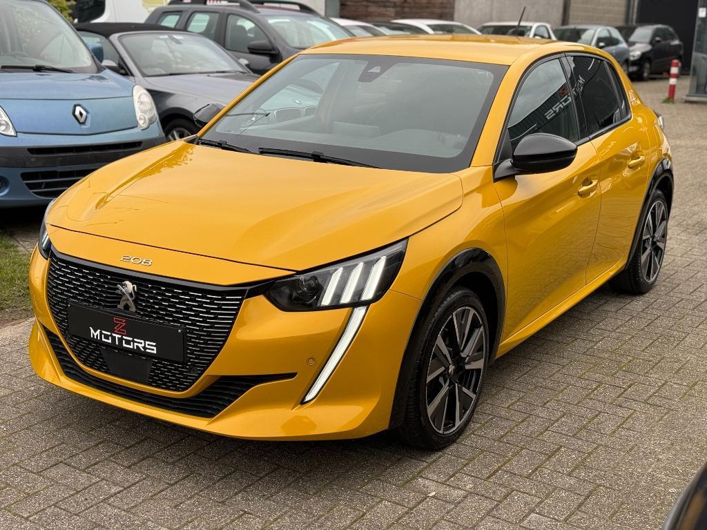 PEUGEOT // 208 GT