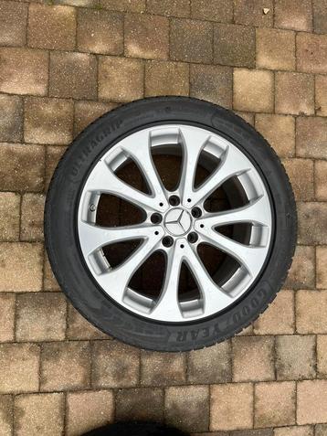 Wielen met winterbanden Mercedes W213 245/45/18 beschikbaar voor biedingen