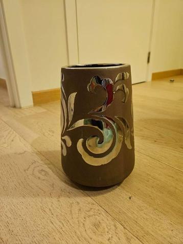 Stylish decoration pot beschikbaar voor biedingen