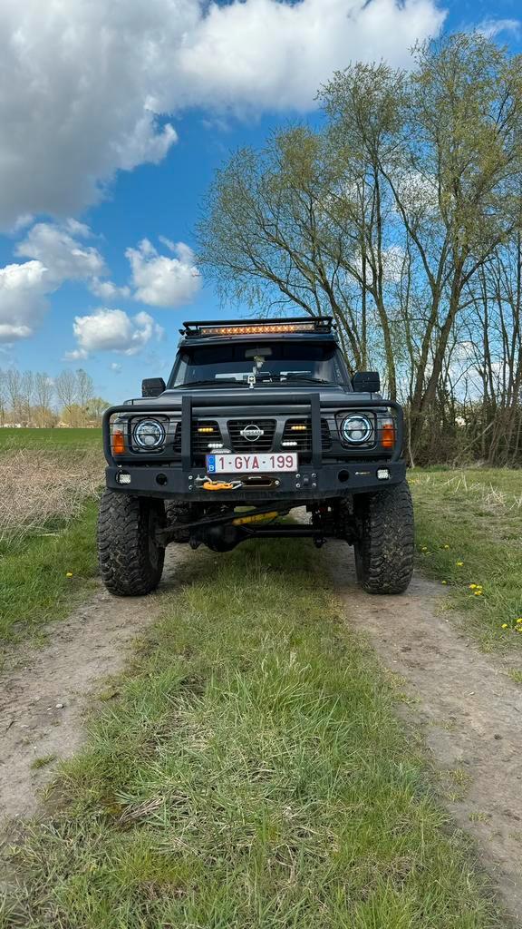Nissan patrol y60, Auto's, Nissan, Particulier, Patrol, Diesel, Euro 1, SUV of Terreinwagen, 3 deurs, Handgeschakeld, Zilver of Grijs