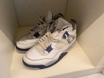 Air Jordan 4 Midnight Navy maat 42 met originele doos beschikbaar voor biedingen