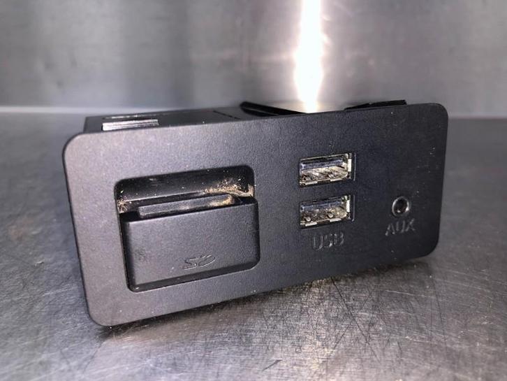 PORT AUX/USB Mazda CX-5 I (KE,GH) (|D09H669U0|), Autos : Pièces & Accessoires, Autres pièces automobiles, Mazda, Utilisé