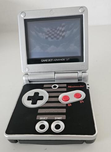 Game boy advance SP console NES editie beschikbaar voor biedingen