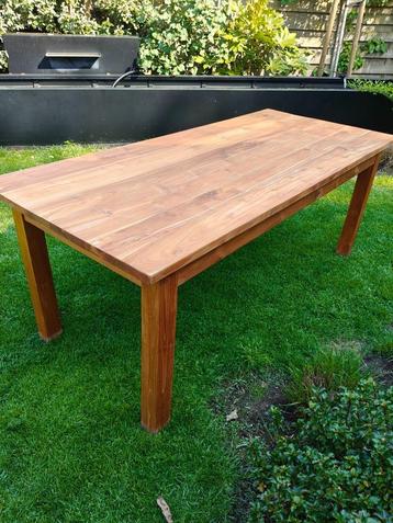 Teakhouten eetkamertafel  beschikbaar voor biedingen
