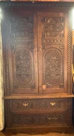 Antieke  kast in massief hout, Antiek en Kunst, Antiek | Meubels | Kasten, Ophalen