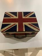 Te koop twee Union Jack koffers met DVD's inbegrepen, Ophalen, Gebruikt