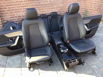 Mercedes A klasse compleet interieur Limousine V177 beschikbaar voor biedingen