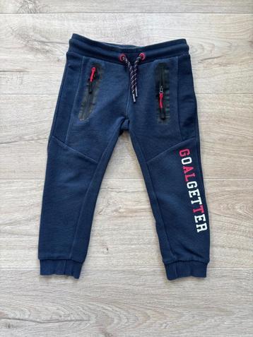 Joggingbroek kleuter maat 98 beschikbaar voor biedingen