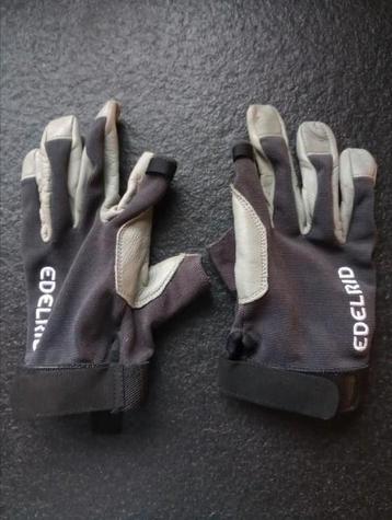 Handschoenen voor te zeilen beschikbaar voor biedingen
