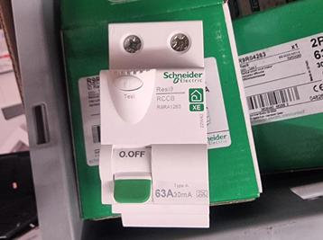 Nieuw -- Differentieel 2p 63a 30mA -XE model beschikbaar voor biedingen