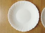 vintage arcopal 4 assiettes plates modèle Seca, Huis en Inrichting, Ophalen of Verzenden, Gebruikt, Bord(en)