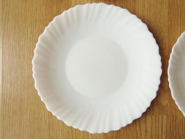 vintage arcopal 4 assiettes plates modèle Seca, Huis en Inrichting, Keuken | Servies, Gebruikt, Bord(en), Ophalen of Verzenden