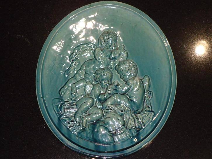 Italiaanse tondo putti & duifjes porselein turquoise glazuur, Antiek en Kunst, Kunst | Beelden en Houtsnijwerken, Ophalen of Verzenden