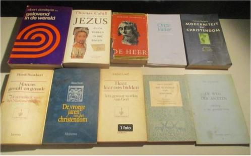 10 vieux livres religieux, Livres, Religion & Théologie, Utilisé, Christianisme | Catholique, Christianisme | Protestants, Enlèvement ou Envoi