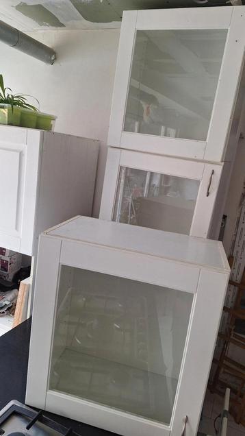 3 meubles vitrées  beschikbaar voor biedingen
