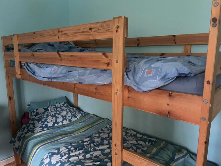 IKEA stapelbed in zeer goede staat, Huis en Inrichting, Slaapkamer | Stapelbedden en Hoogslapers, Gebruikt, Ophalen