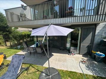 Parasol beschikbaar voor biedingen