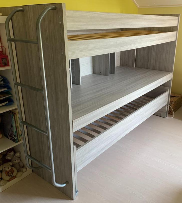 Hoogslaper met bureau en extra los bed, Huis en Inrichting, Slaapkamer | Stapelbedden en Hoogslapers, Zo goed als nieuw, Hoogslaper