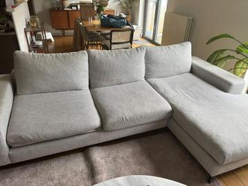 Hoekbank te koop beschikbaar voor biedingen