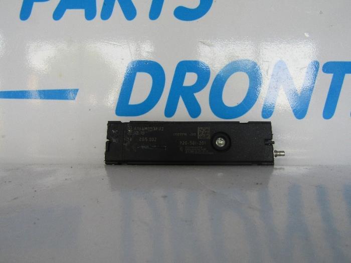 Antenne amplificateur d'un Mercedes V-Klasse, Autos : Pièces & Accessoires, Électronique & Câbles, Mercedes-Benz, Utilisé, 3 mois de garantie